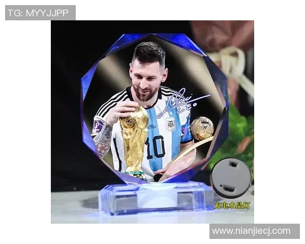 足球明星手办水晶的魅力与收藏价值探讨及其市场前景分析